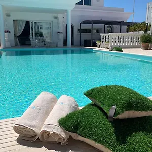 White House Luxury Hospitality Гостевой дом Ольбия